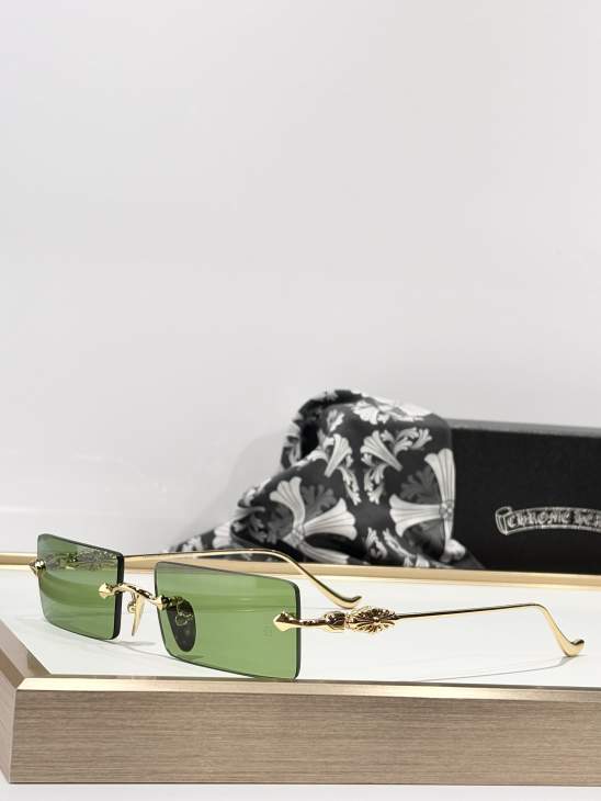 Picture of Chrome Hearts Sunglasses _SKUfw76988984fw